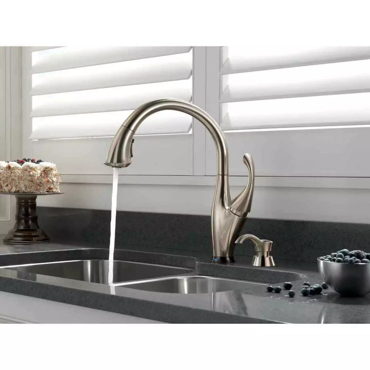 Delta Single Handle Lever Kitchen Faucet, Stainless - Image 3