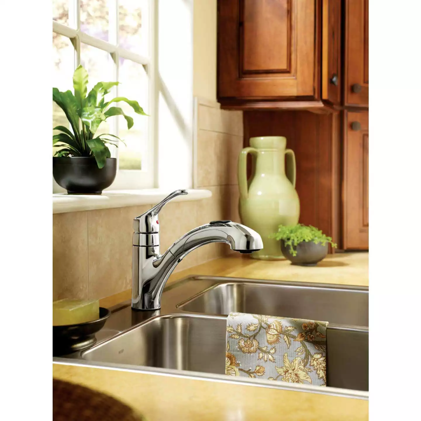 Moen Renzo Single Handle Lever Pull-Out Kitchen Faucet, Chrome - Image 3